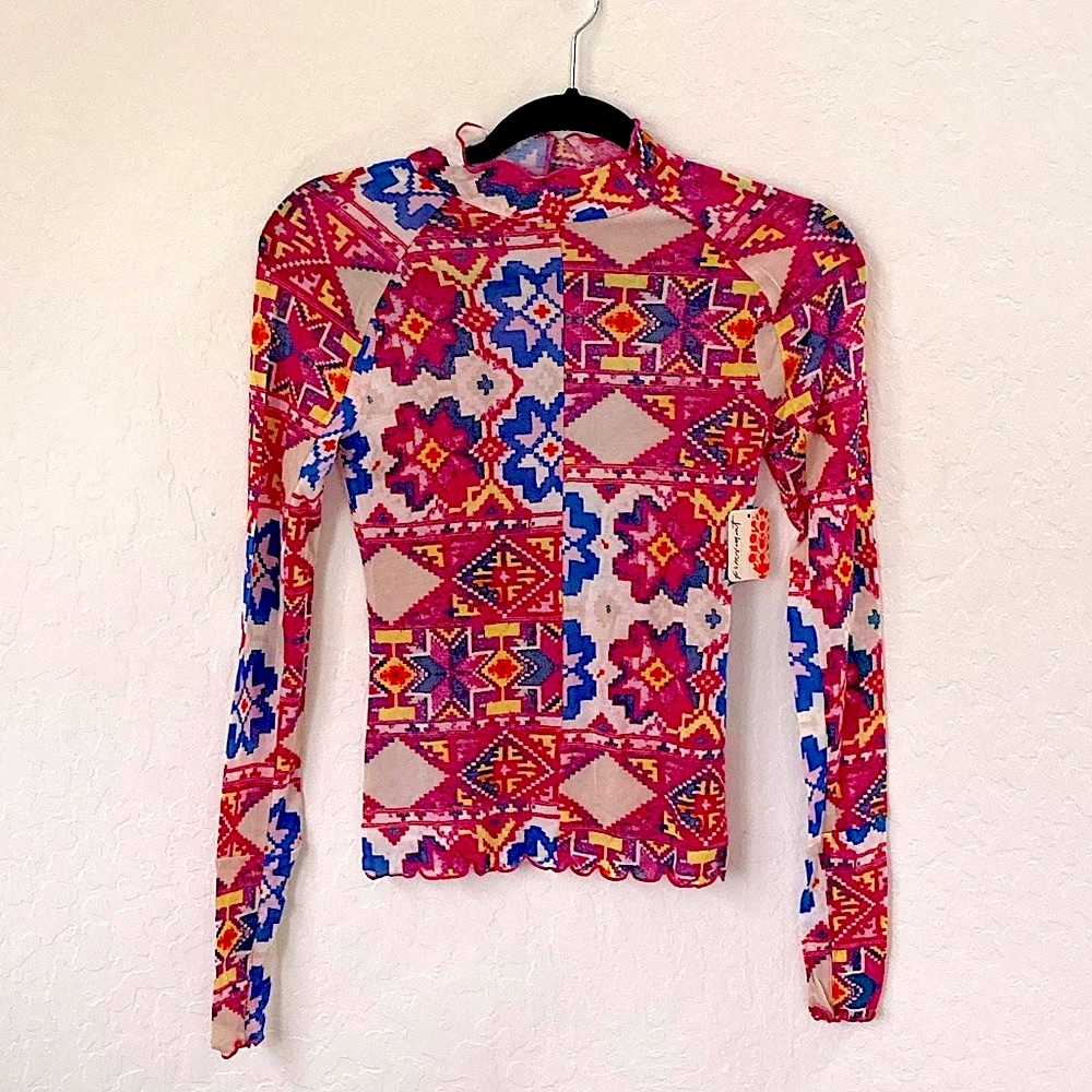 Free People Movement Long Sleeve Shirt Pink Pattern. Size XS. NWT